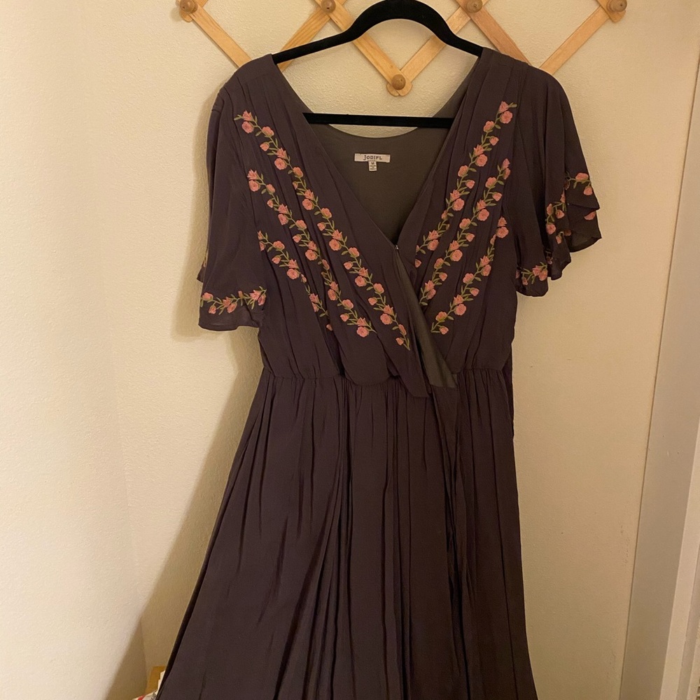 JODIFL embroidered floral v neck flowy maxi dress